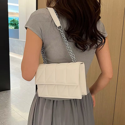 Quilted Chain Shoulder Bag Small Crossbody Purse Solid Color Fashion Underarm Bag for Women Vintage Niche Design Handbag Storage