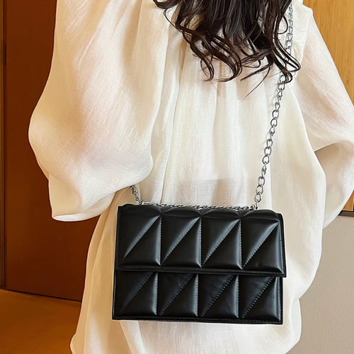 Quilted Chain Shoulder Bag Small Crossbody Purse Solid Color Fashion Underarm Bag for Women Vintage Niche Design Handbag Storage