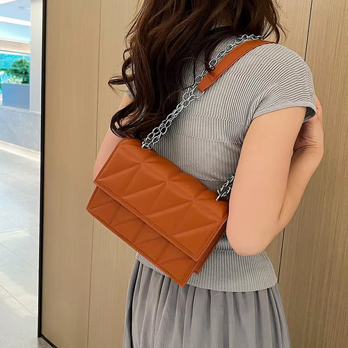Quilted Chain Shoulder Bag Small Crossbody Purse Solid Color Fashion Underarm Bag for Women Vintage Niche Design Handbag Storage